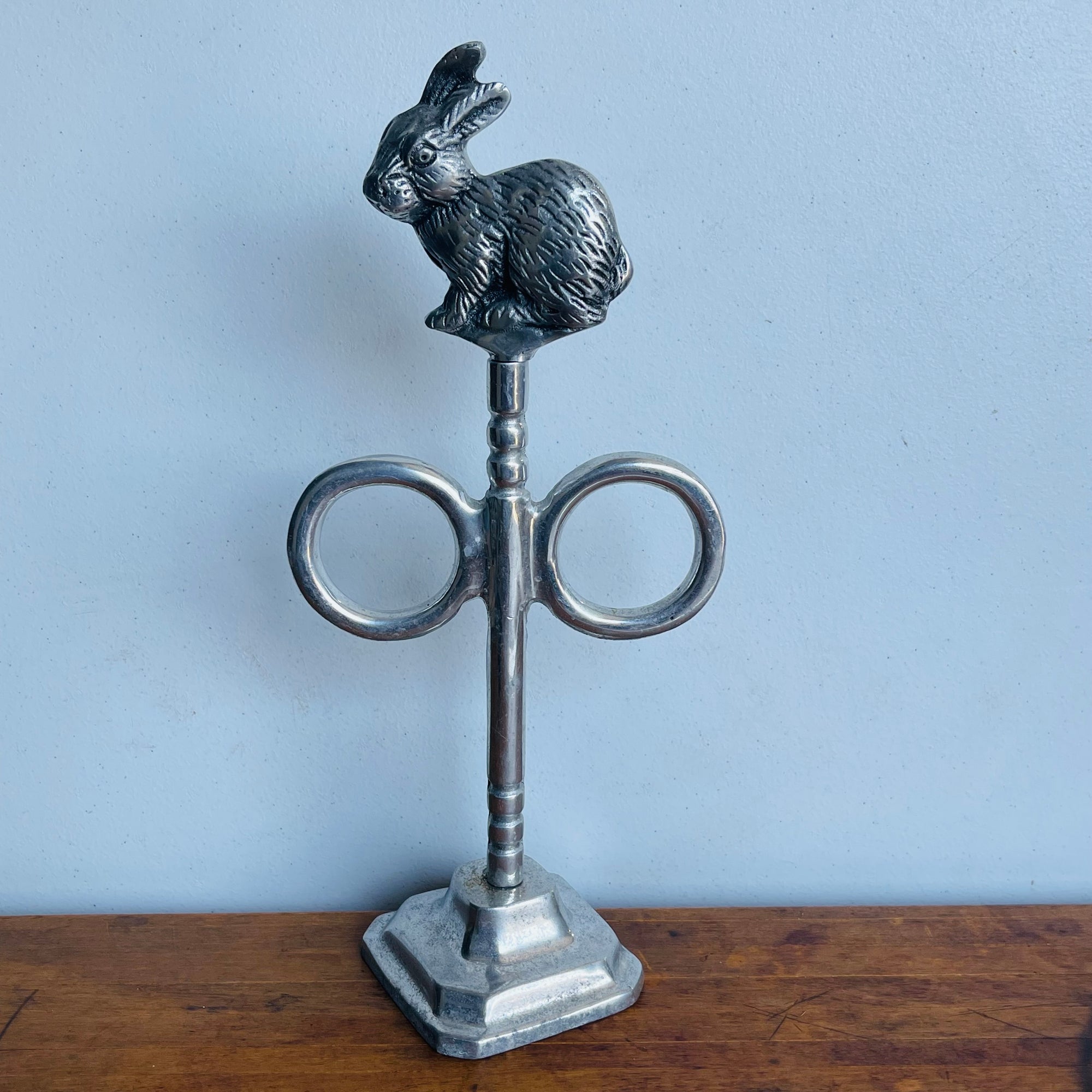 Bathroom Rabbit Guest Towel Stand
