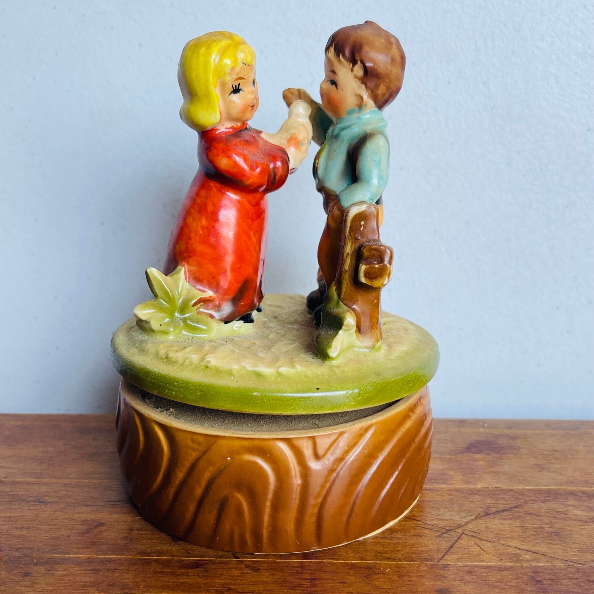 Vintage Ceramic Porcelain Music Box Boy & Girl