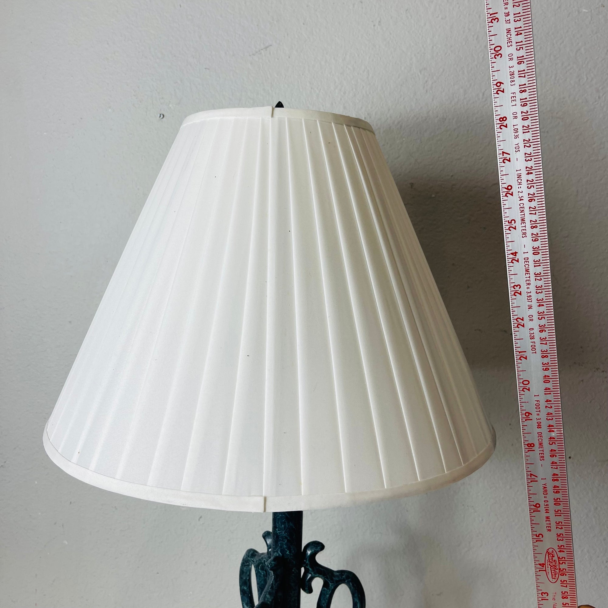 Table Lamp with White Shade *Works Great*