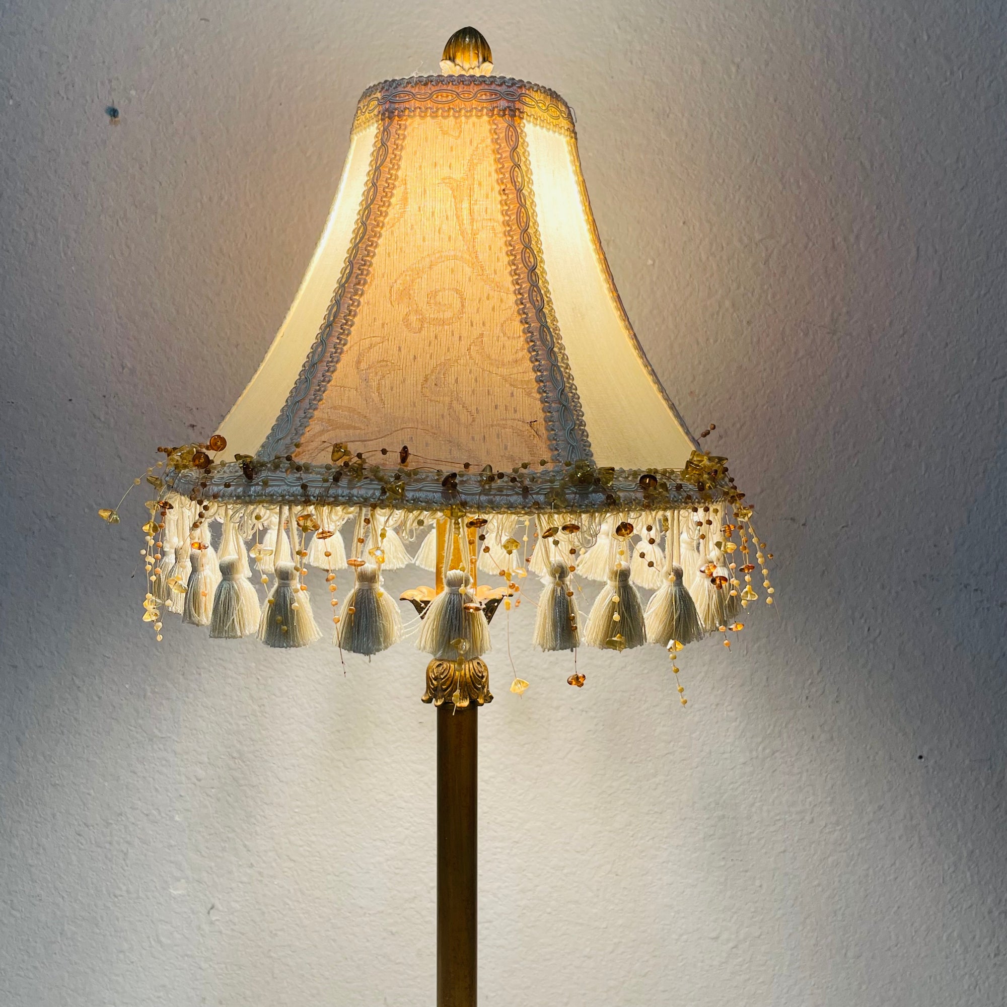 Table Lamp with Accent Tassels *Works Great*