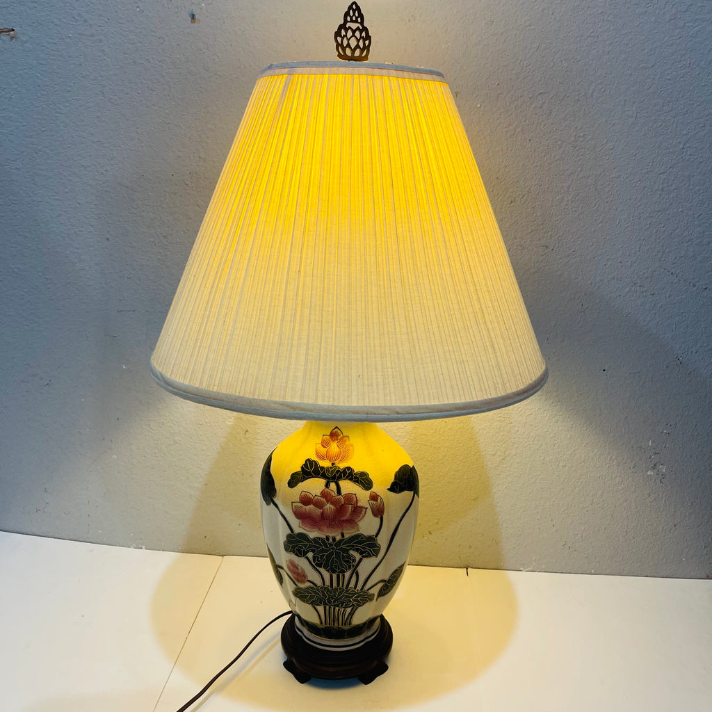 Asian Style Table Lamp *Works Great*