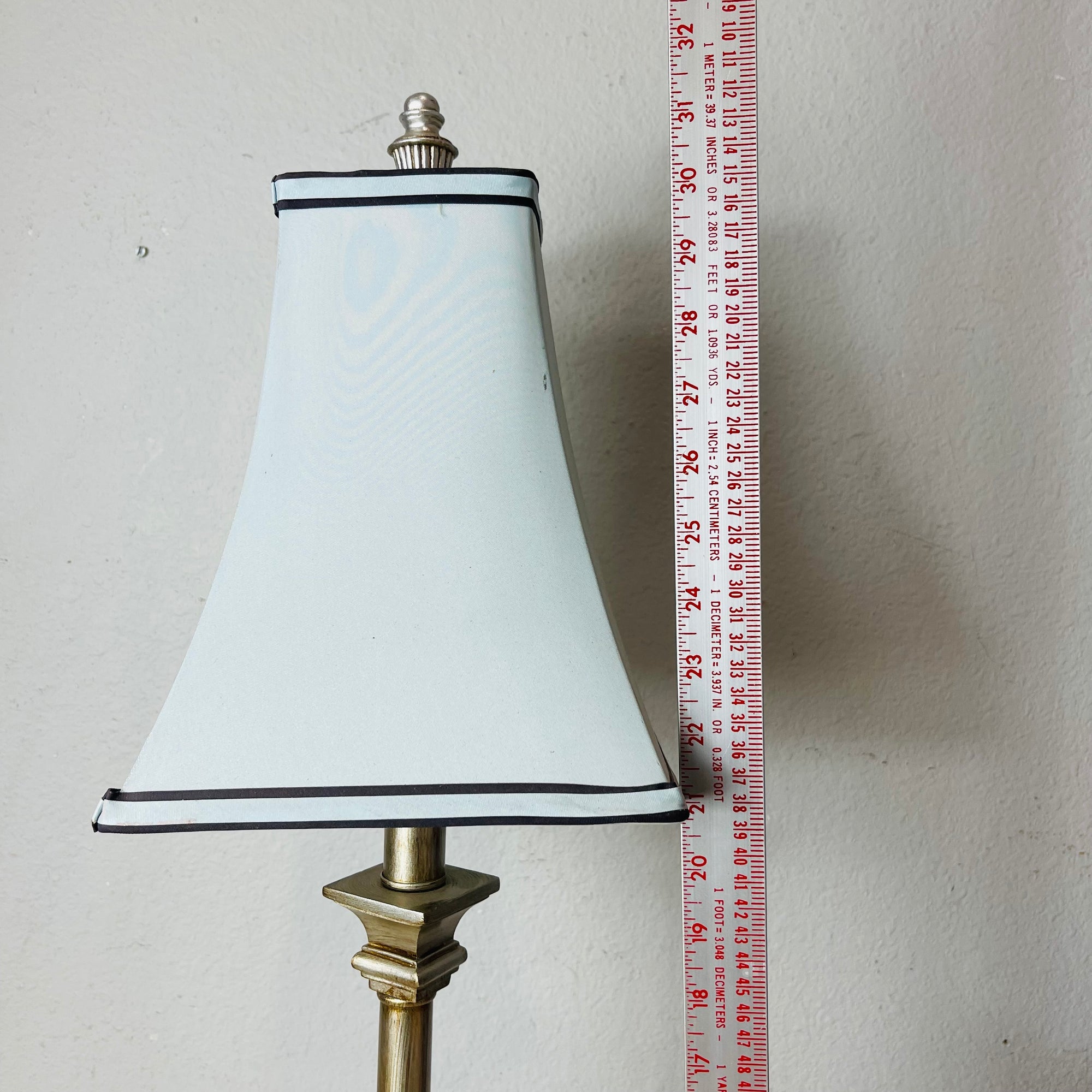 Table Lamp with White Shade *Works Great*