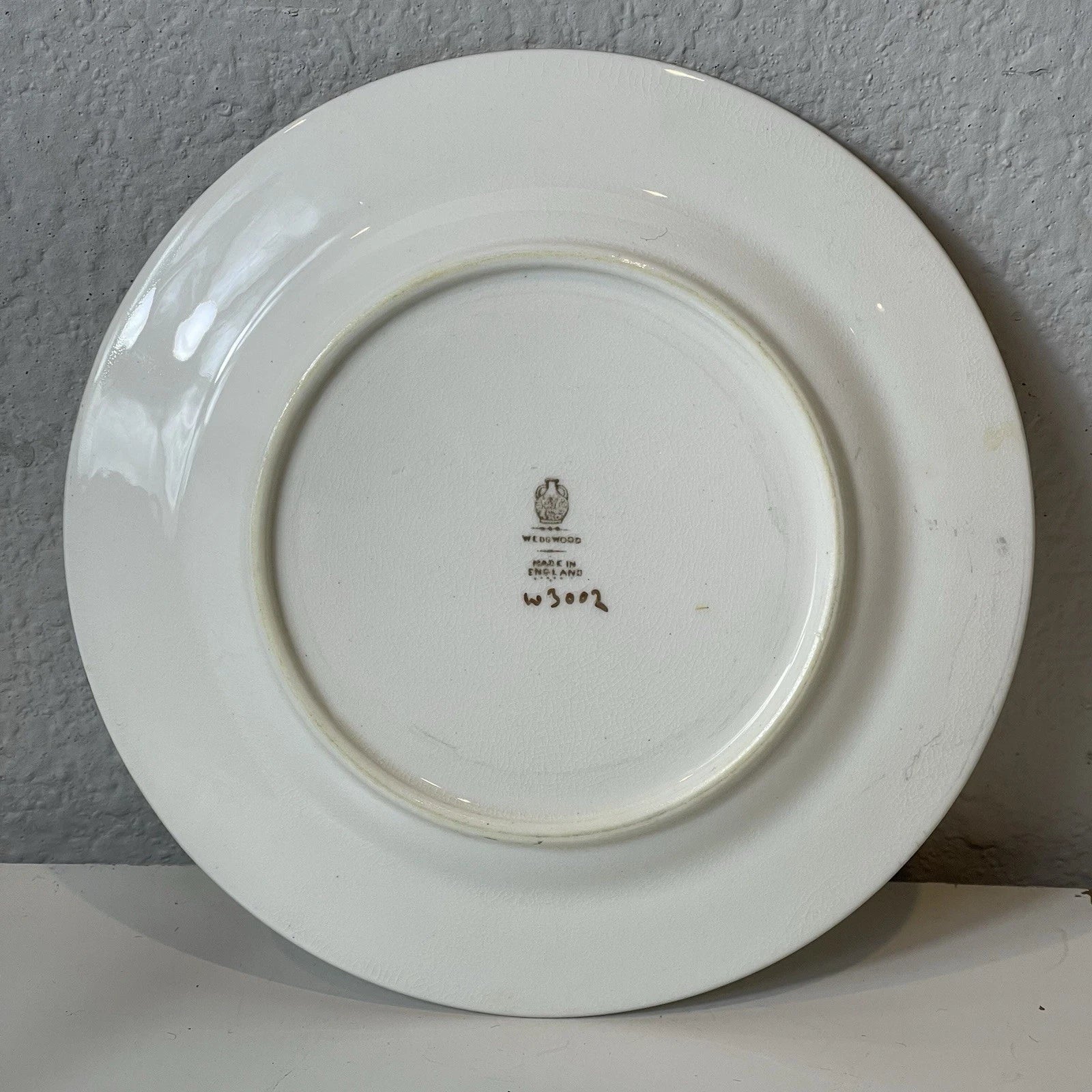 Set Of 5 Wedgewood Bone China made in England 6" bread and butter plate Gold Tri