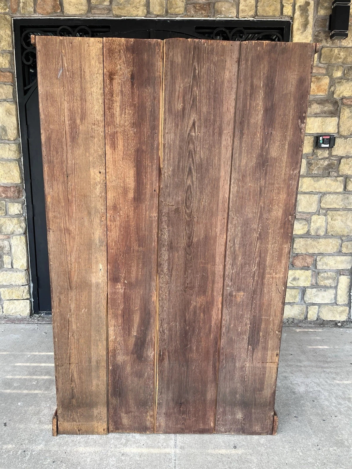 Vintage Rustic Wooden Hutch Display Cabinet with Scalloped Shelves