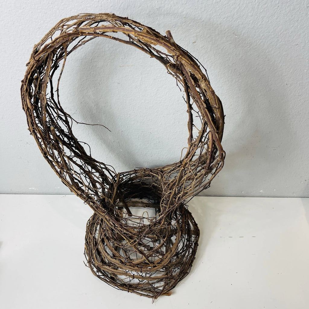 Large Grapevine Woven Wreath Wire Basket 9 in Tall Home Accent Decor Arts Craft