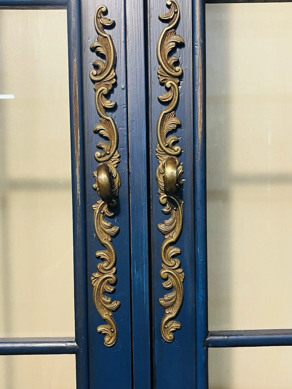 Vintage Henredon Blue & Gold Bombe China Cabinet Hutch