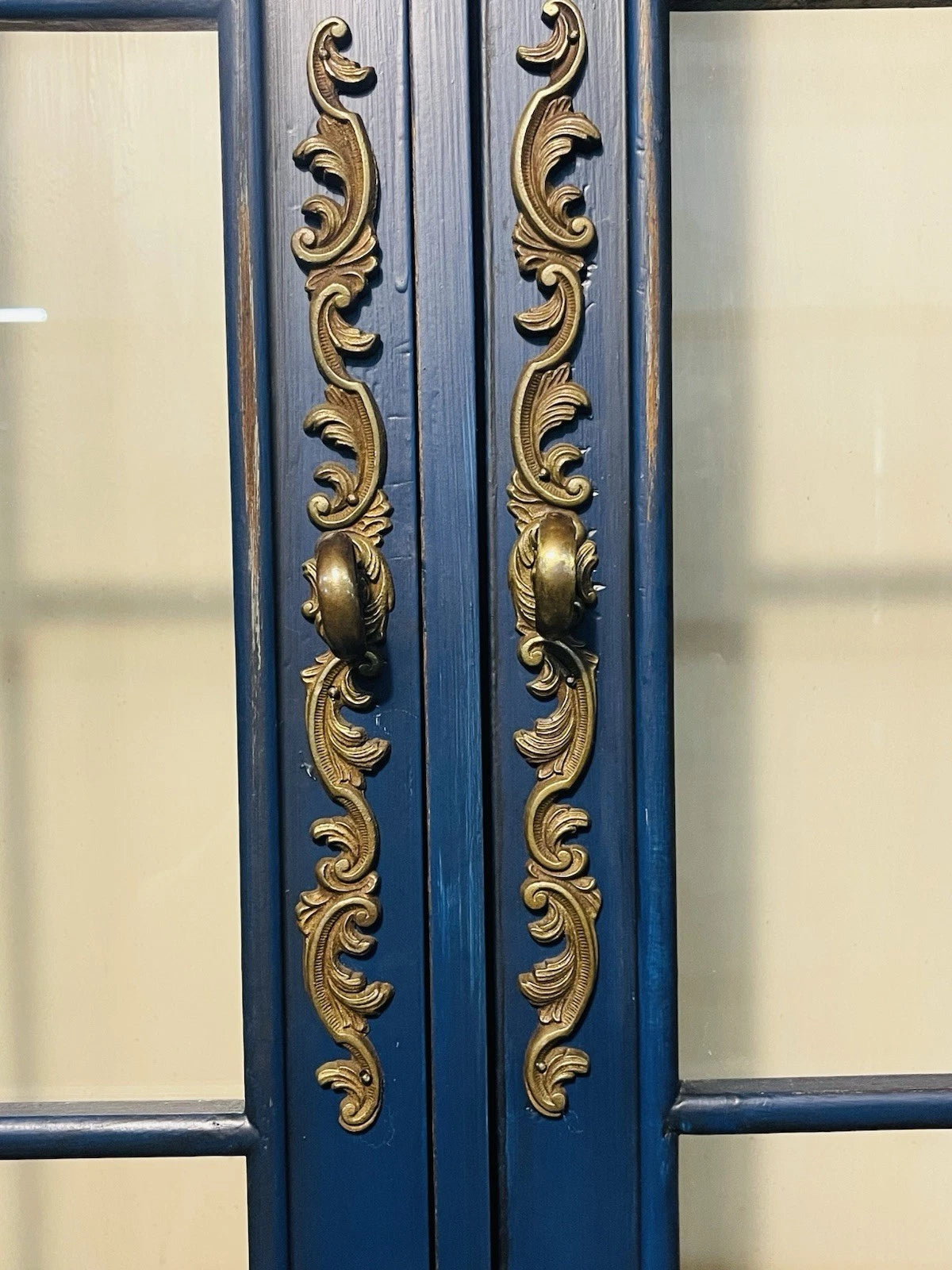 Vintage Henredon Blue & Gold Bombe China Cabinet Hutch