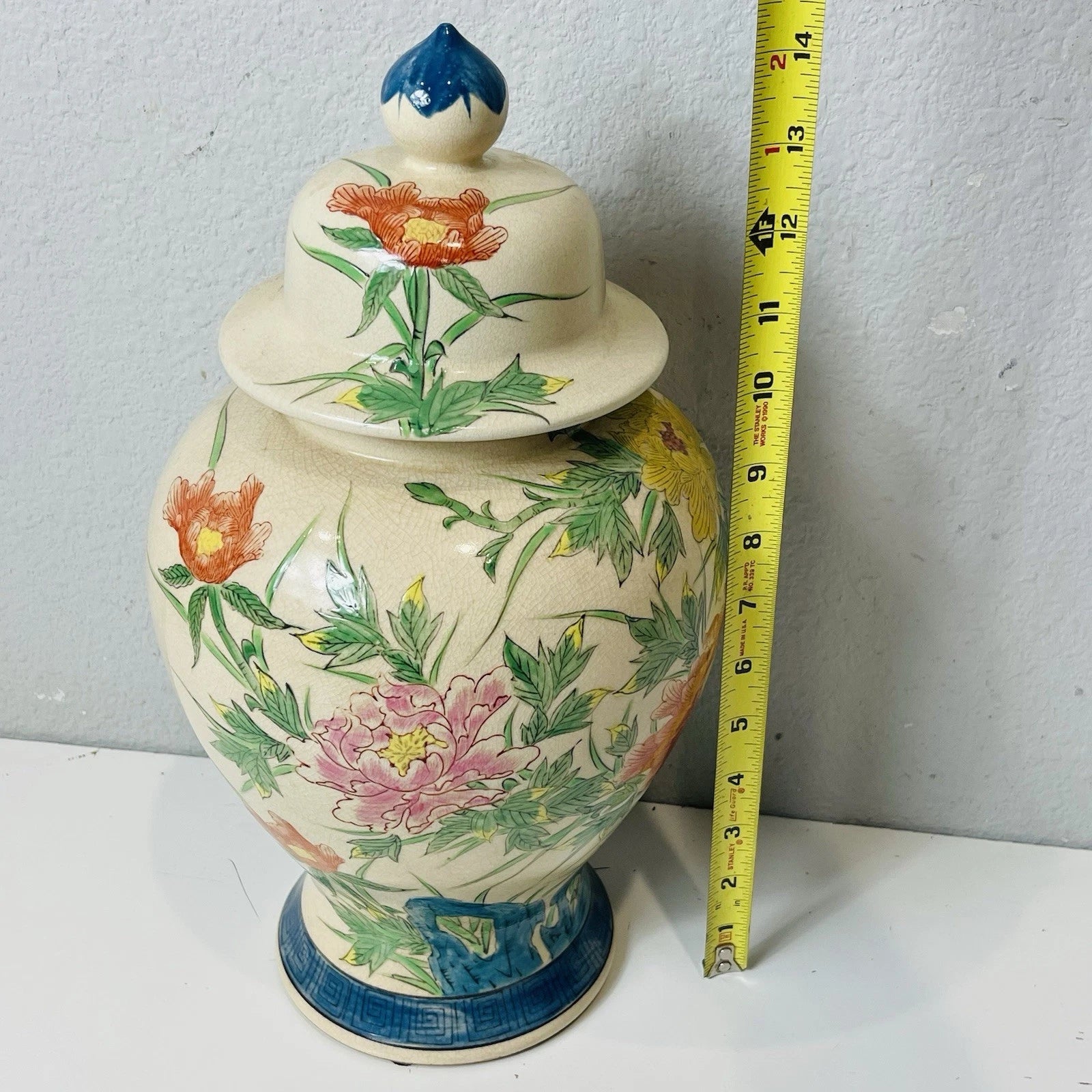 Jarro de gengibre vintage japonês de 14 pol. de altura com tampa de porcelana multicolorido “como está”-