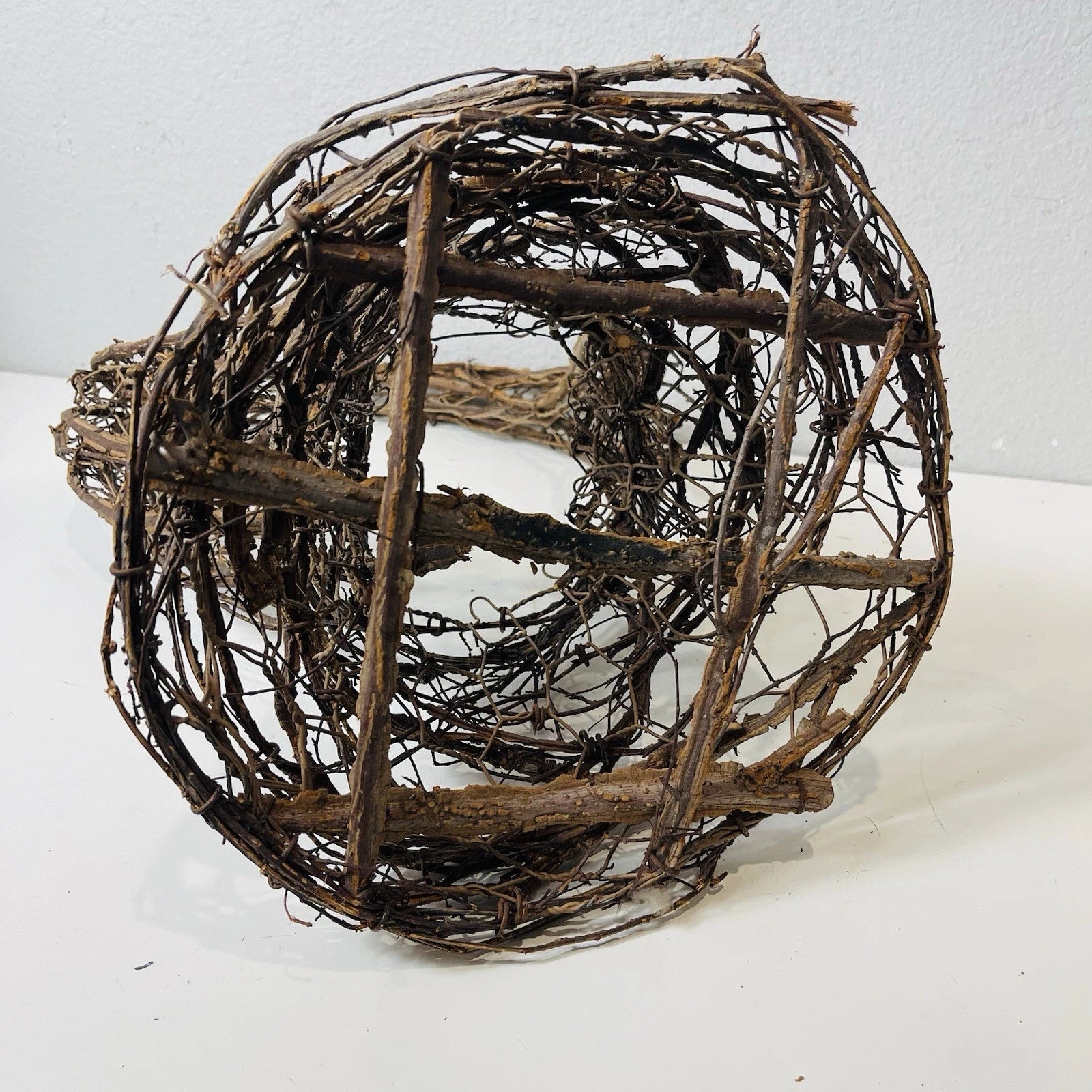 Large Grapevine Woven Wreath Wire Basket 9 in Tall Home Accent Decor Arts Craft