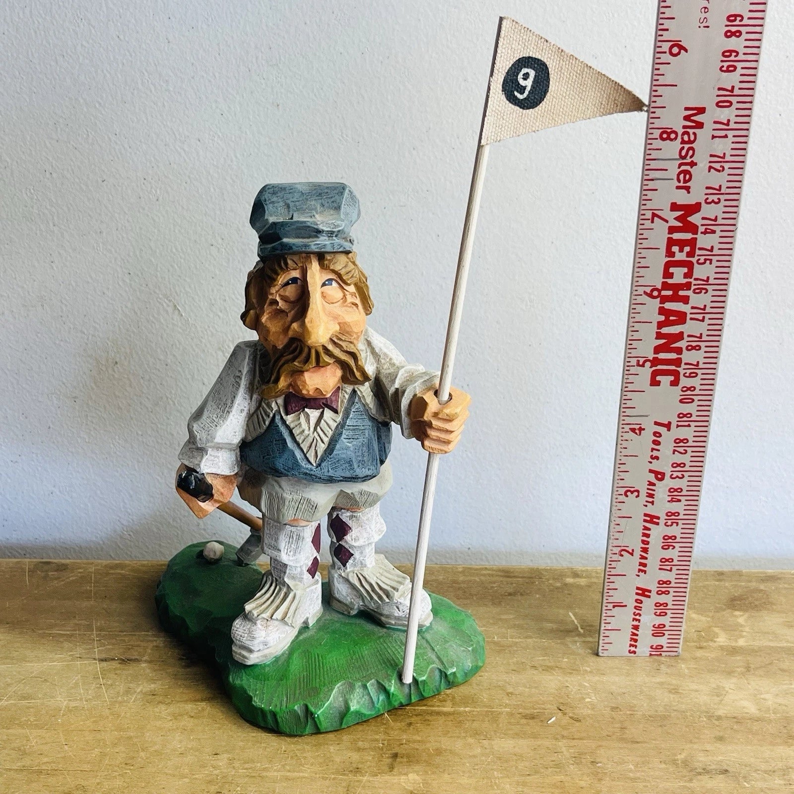 Golfer Statue by David Fryman: High-Quality Craftsmanship