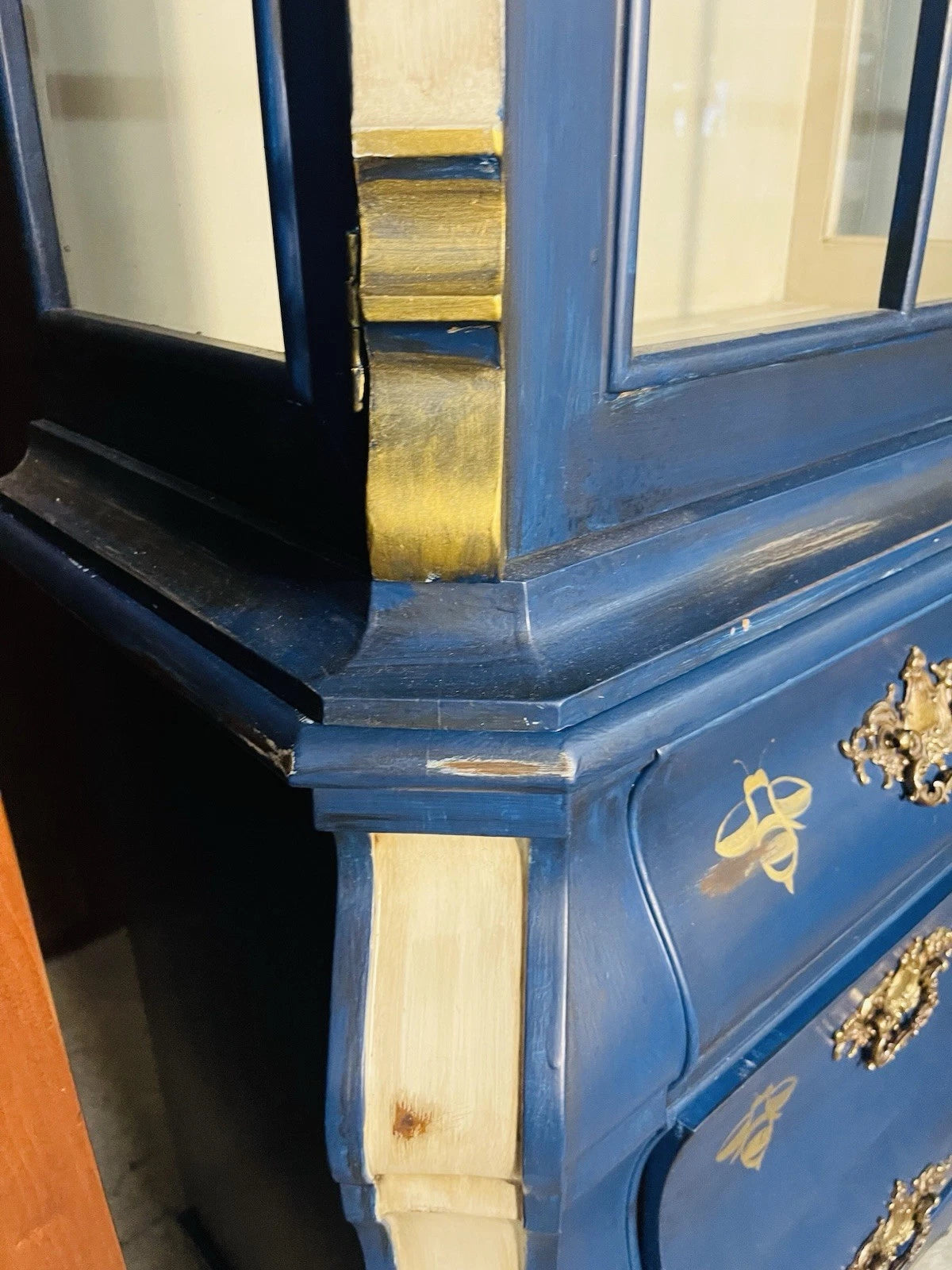 Vintage Henredon Blue & Gold Bombe China Cabinet Hutch