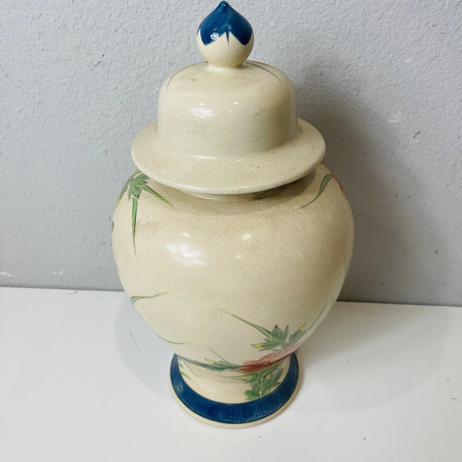 Jarro de gengibre vintage japonês de 14 pol. de altura com tampa de porcelana multicolorido “como está”-