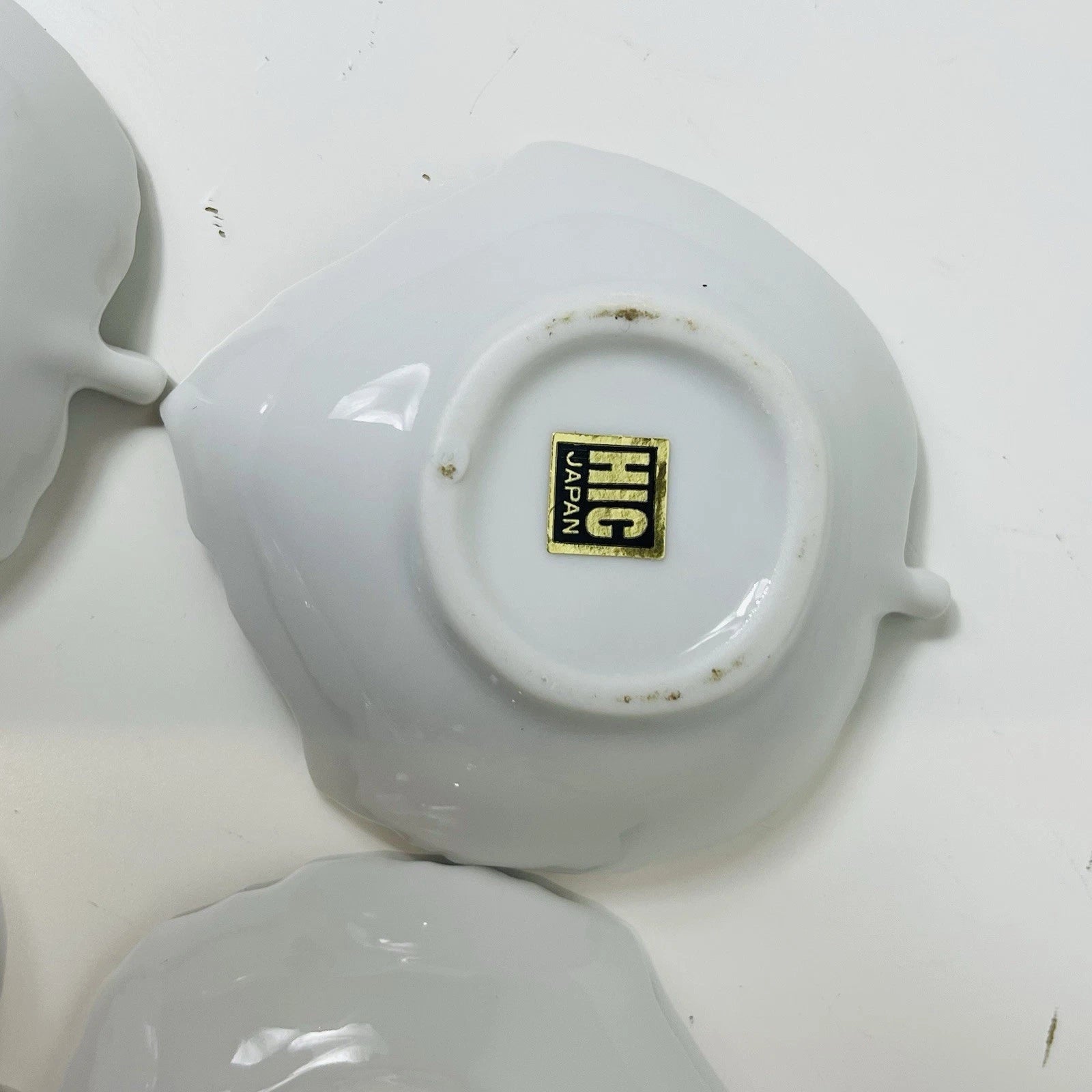 Set of 6 White Porcelain Leaf-Shaped Veined Soy Sauce Dipping Dishes