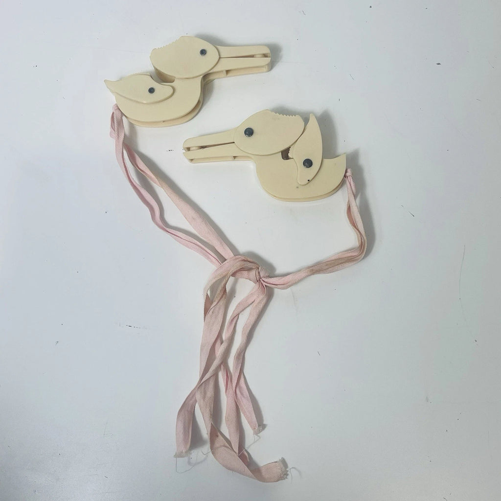 Set of 2 Vintage 1940's Celluloid Bakelite Plastic Duck Laundry Clips Pink Baby Bird