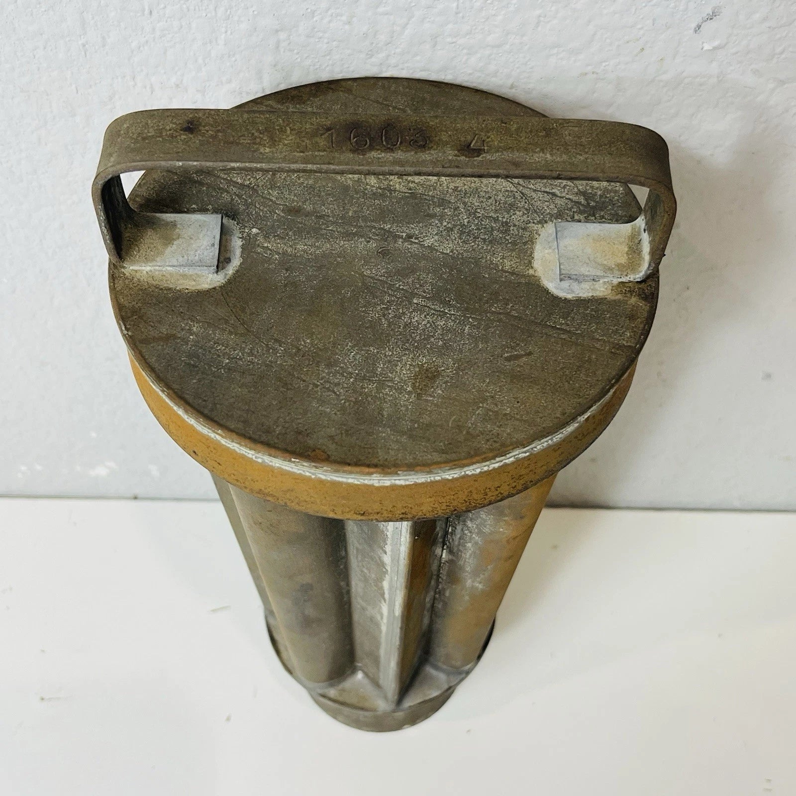 Antique Plum Pudding Brioche Tin Mold – Vintage Home Baker's Decor, Includes Lid