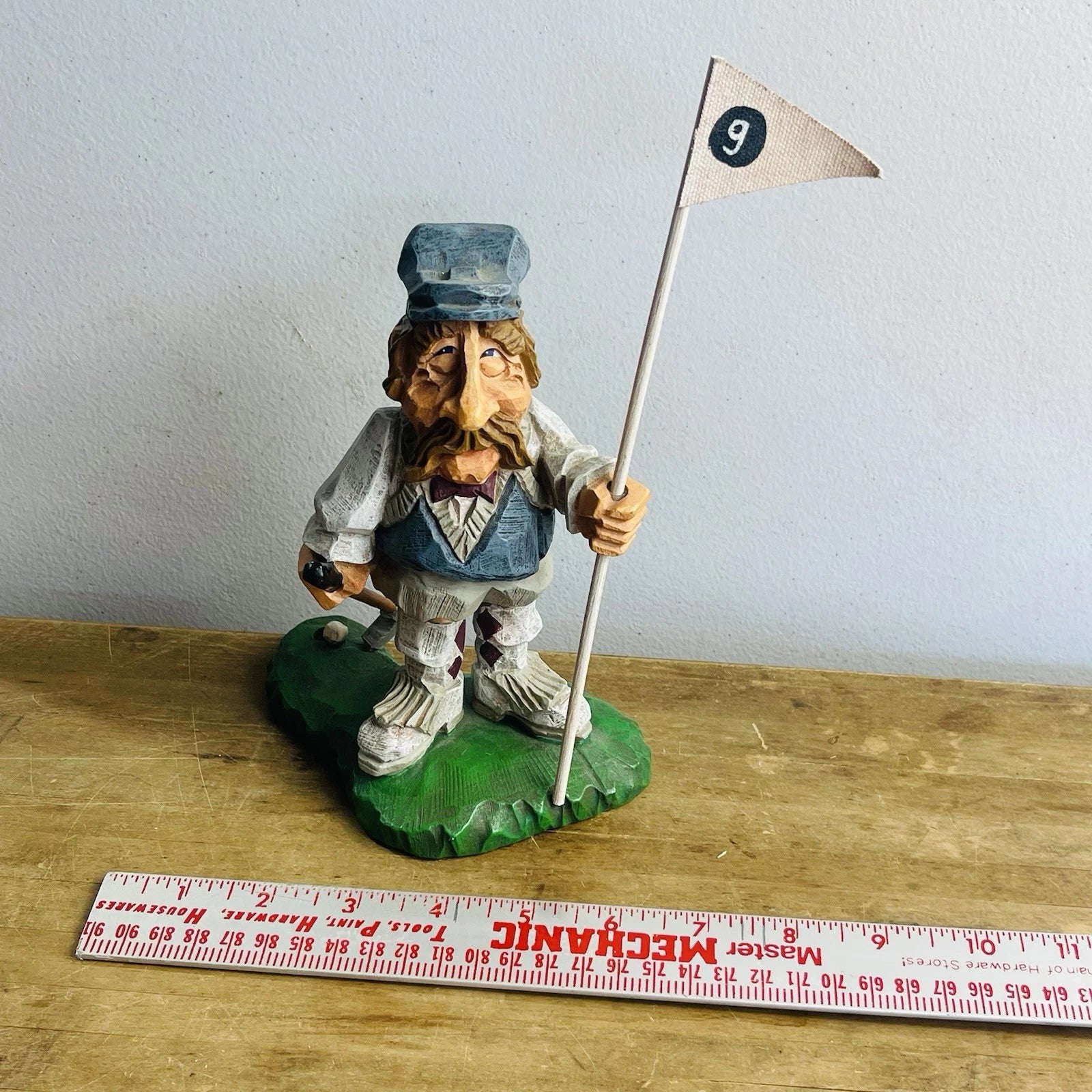 Golfer Statue by David Fryman: High-Quality Craftsmanship