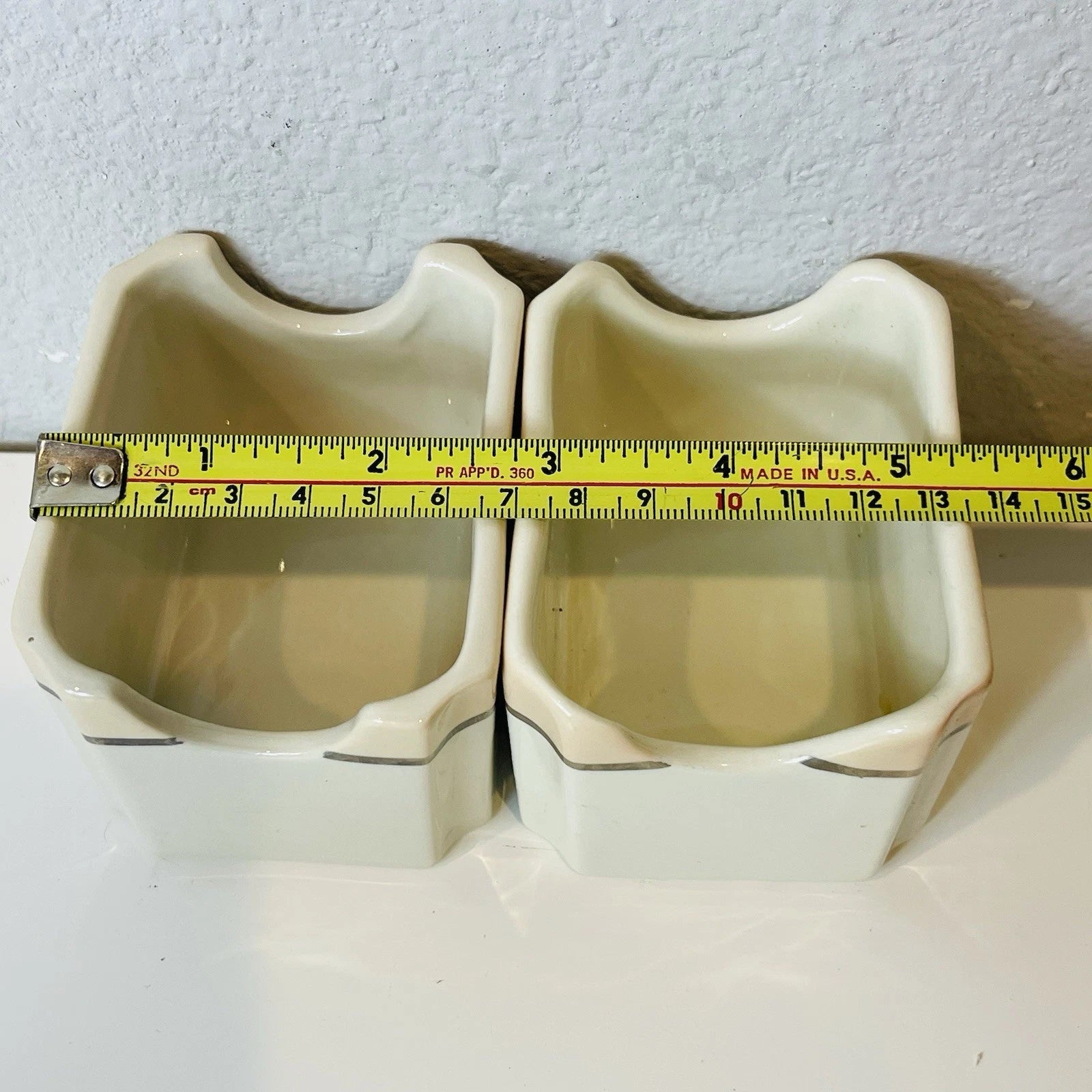 Vintage Style Restaurant Clear Glass Scalloped Sugar Sweetener Packet Holder