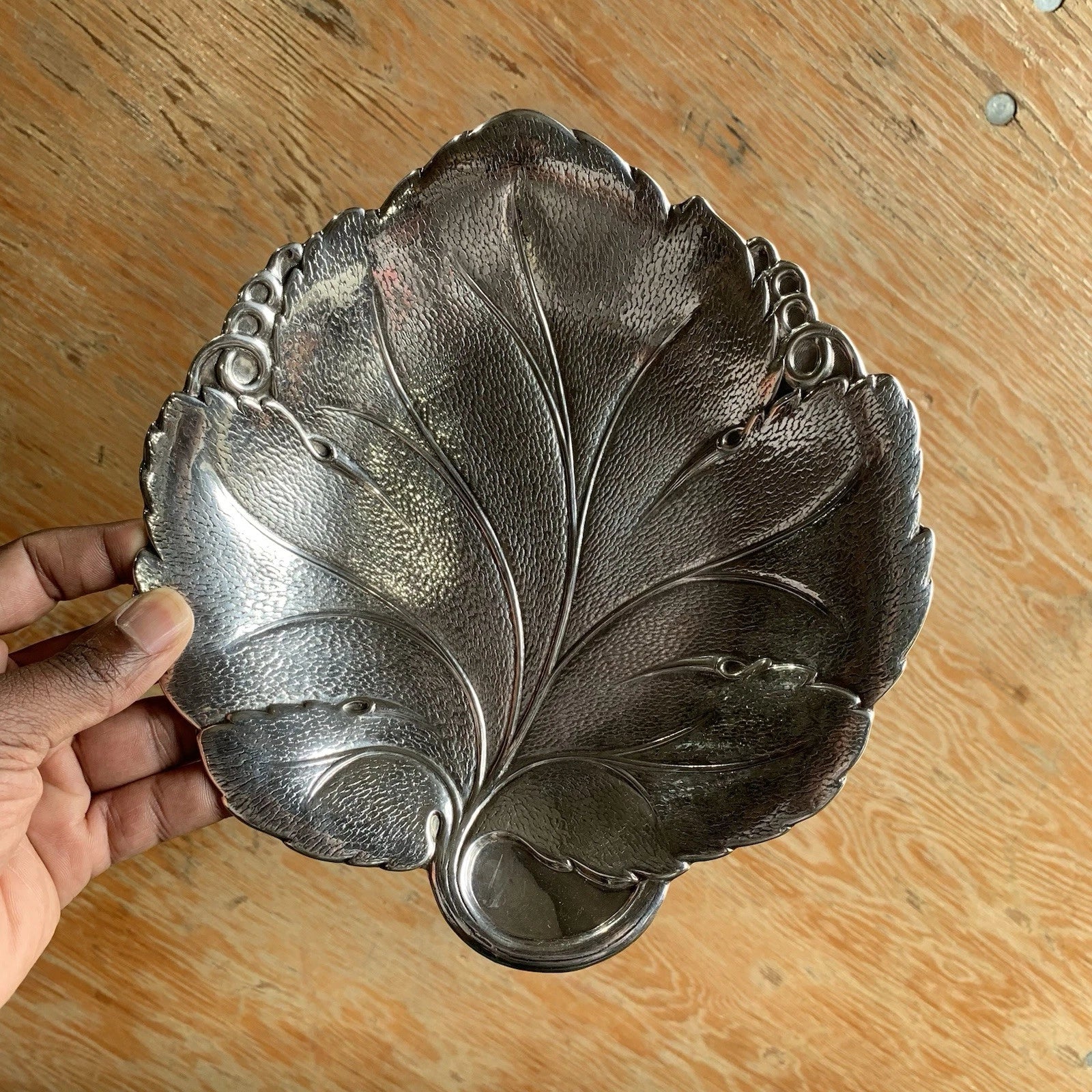 Reed And Barton 142 Silver Plated Leaf Serving Platter