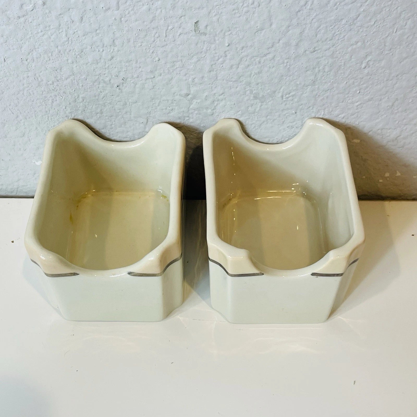 Vintage Style Restaurant Clear Glass Scalloped Sugar Sweetener Packet Holder