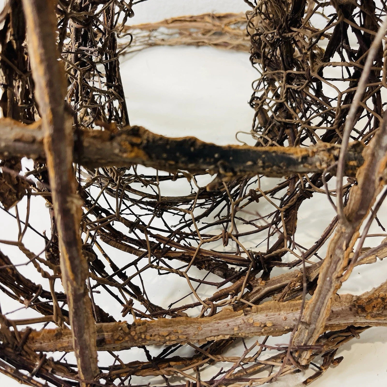 Large Grapevine Woven Wreath Wire Basket 9 in Tall Home Accent Decor Arts Craft